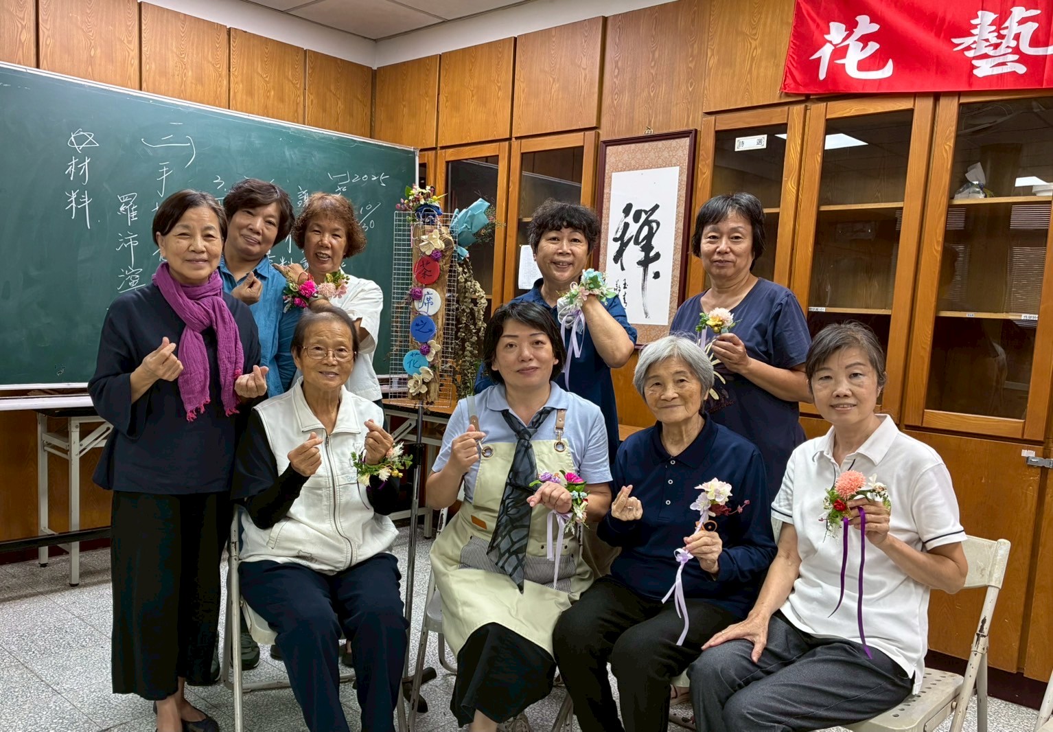 20251031 茶席花與手腕花2