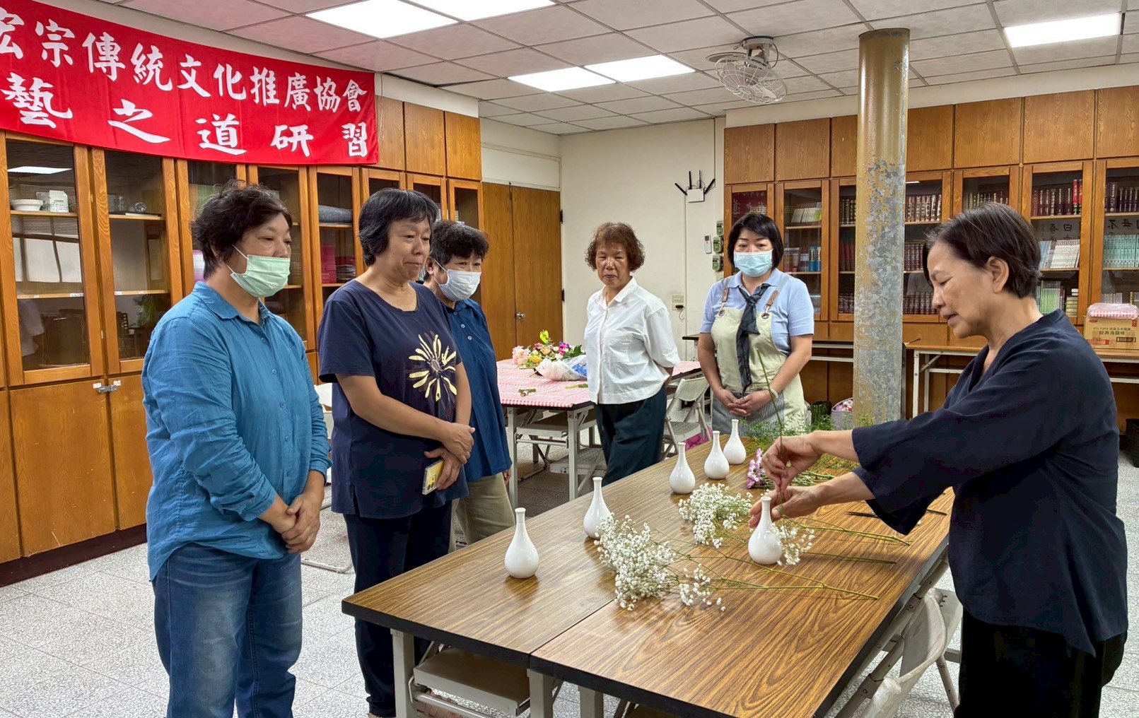 20251031 茶席花與手腕花4