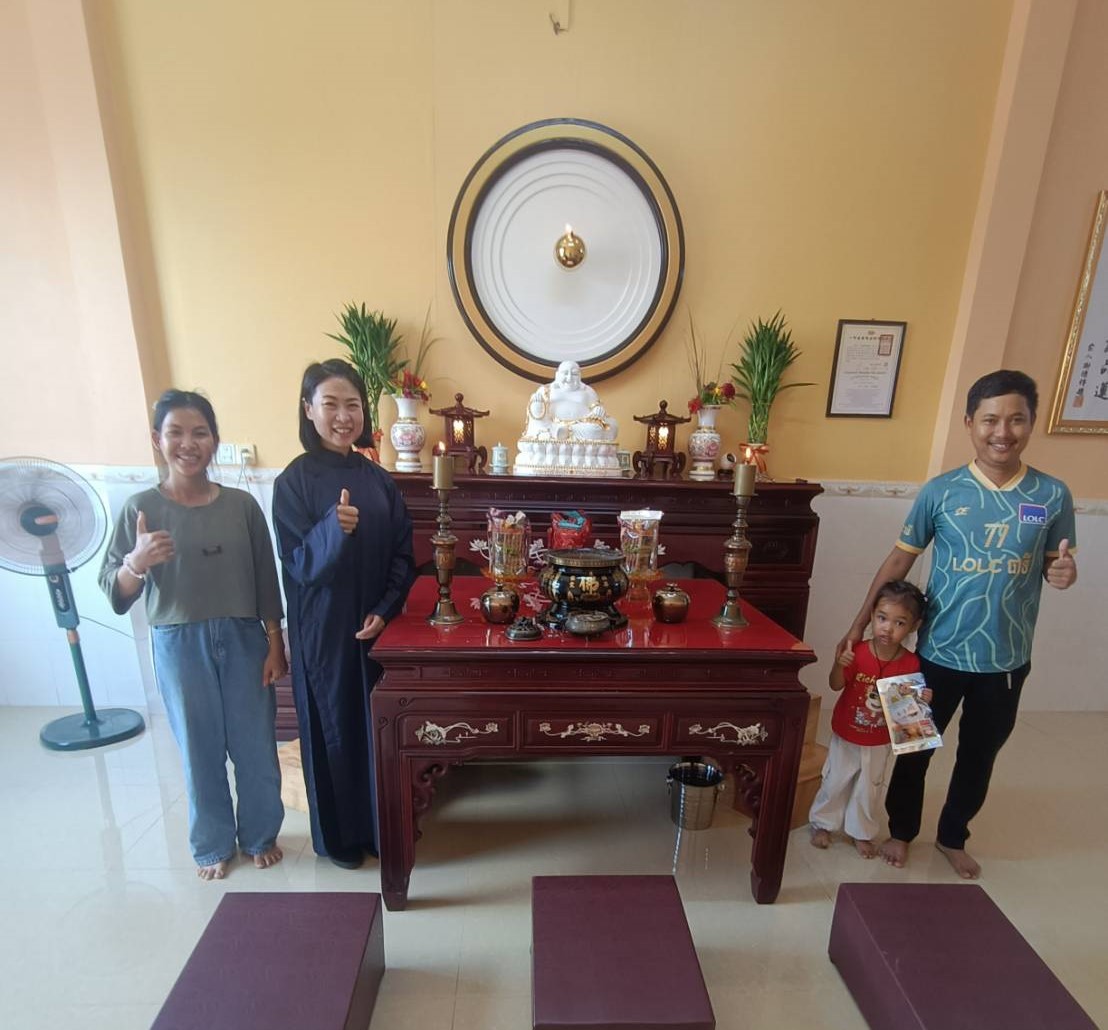 這張是跟警察合照，求道那天 1