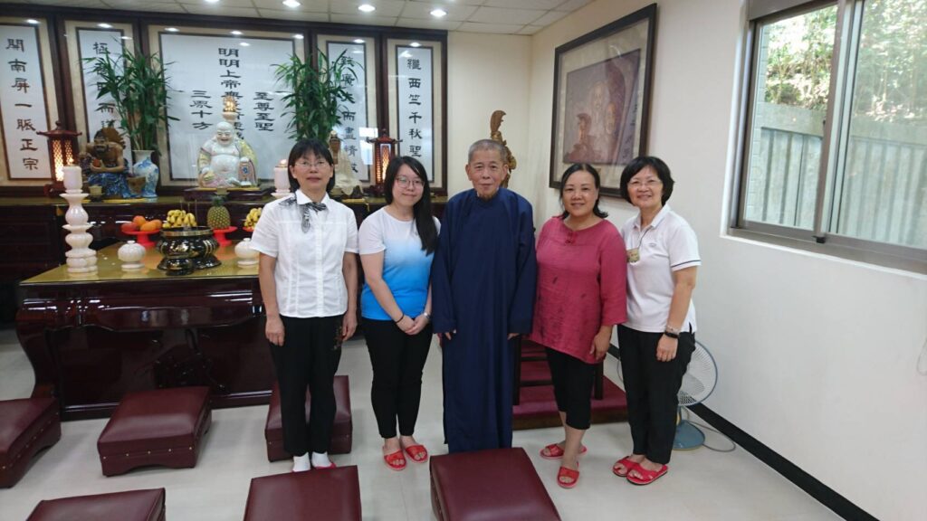 與忠覺金仙合影